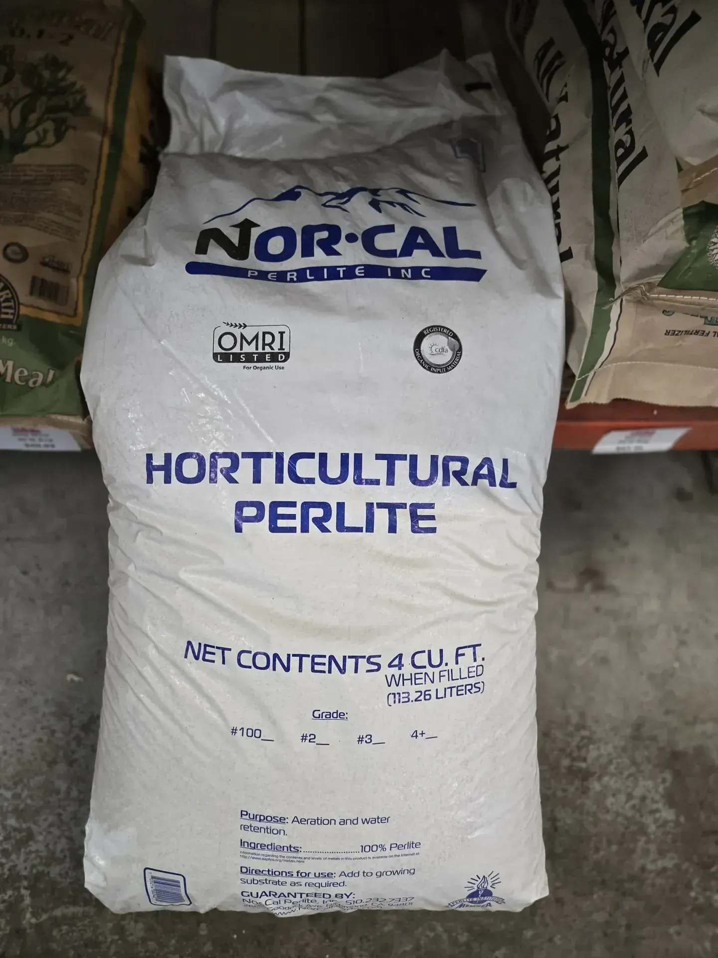 Perlite landscape material